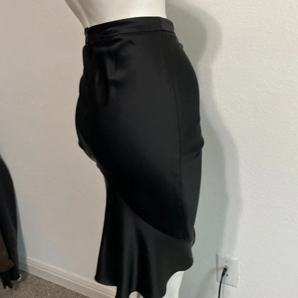 Emporio Armani Vintage Black Satin Ruffled Straight Mini Skirt Size 4 - Picture 4 of 8